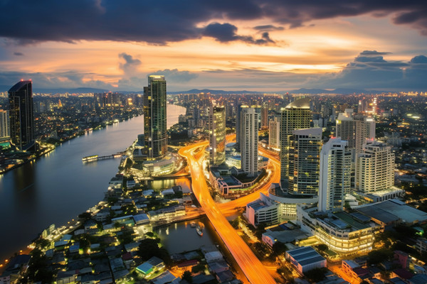 集團(tuán)管控的核心要素：策略，協(xié)同，風(fēng)險與合規(guī)