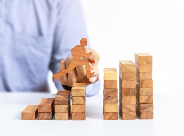 企業(yè)戰(zhàn)略規(guī)劃的步驟是什么？如何落地實施？