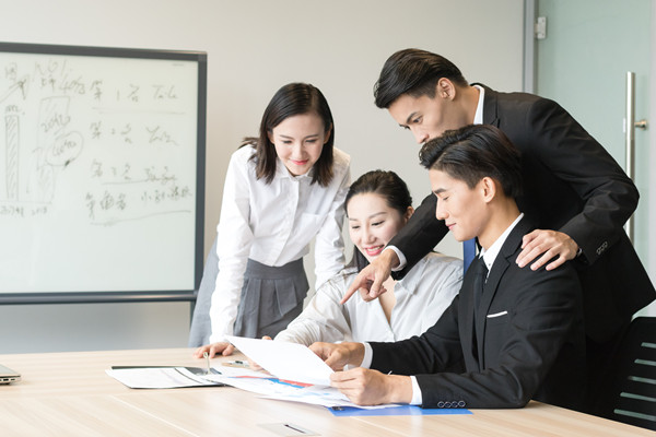 引領(lǐng)市場變革，專業(yè)營銷咨詢助力企業(yè)持續(xù)增長